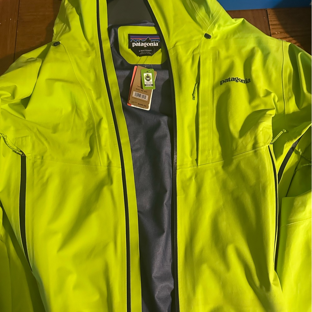 Patagonia Men's Bright Green Jacket